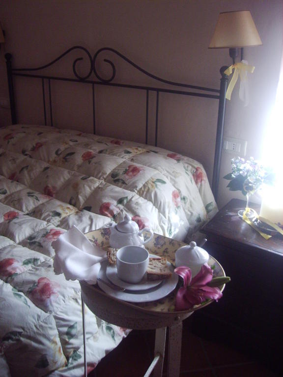 Gli Ulivi Bed and Breakfast Fosdinovo Værelse billede